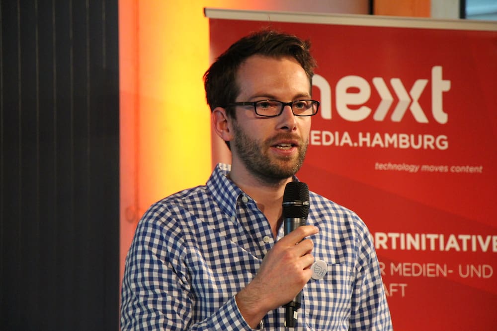 WunderCar Gründer Gunnar Froh pitcht beim Webfuture Award 2014. Der Gründer will mit seinem Team Shareconomy weiter in den Personentransport bringen. Mehr Infos zu WunderCar gibt's hier: http://www.wundercar.org/de/