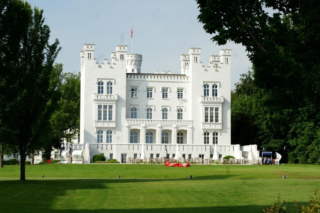 Die Burg Hohenzollern gehört zum Grand Hotel Heiligendamm.