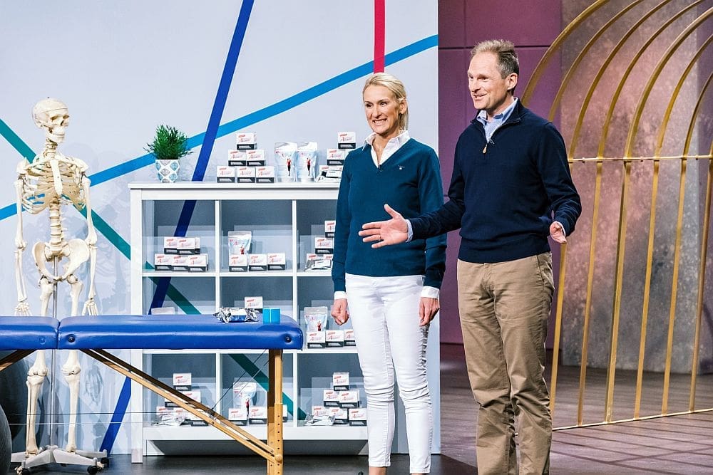 Sabine Kroker-Hohmann und Jens Kroker präsentierten Aktimed 2018 bei "Die Höhle der Löwen". (Foto: MG RTL D / Bernd-Michael Maurer)