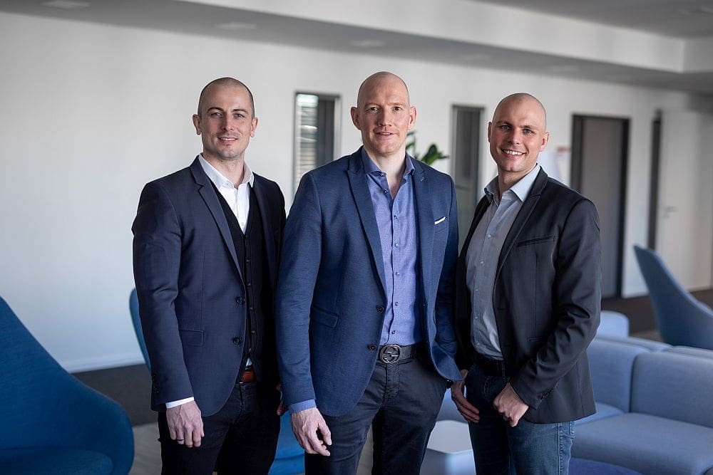 Sie bilden die Geschäftsführung von InnoCigs: Dustin Dahlmann (CFO), Dennis Dahlmann (CEO) und Henning Sievers (CSO).