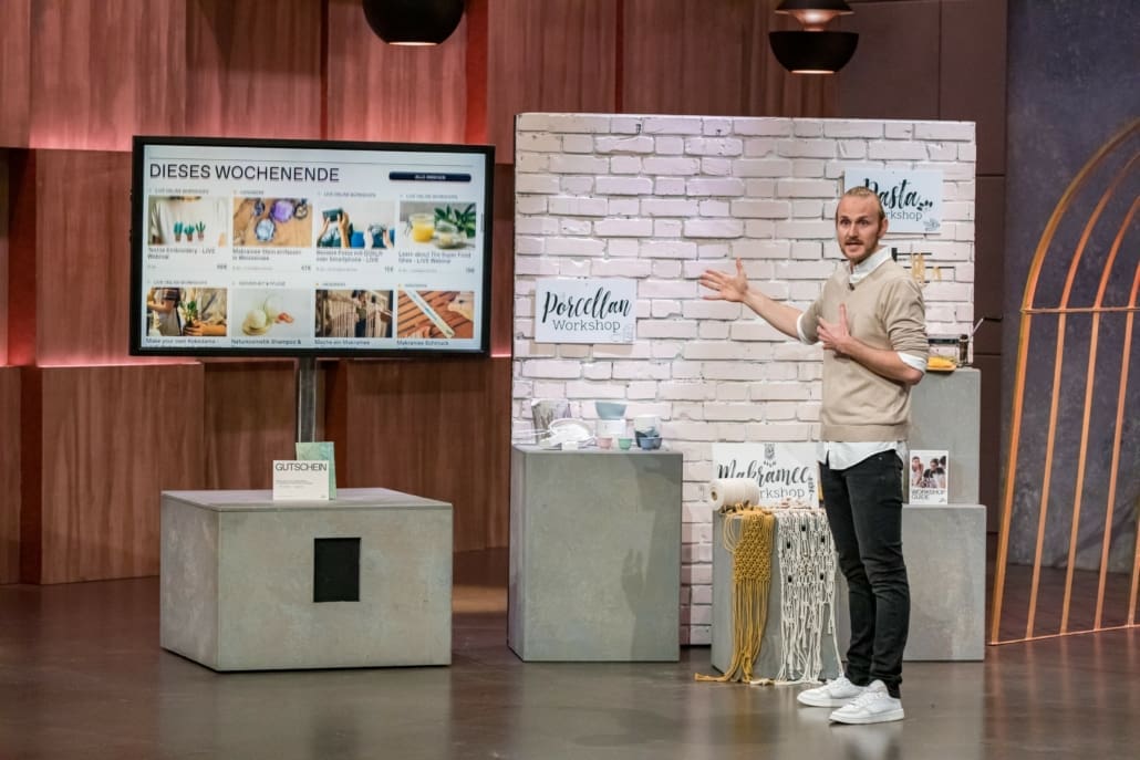 Jasper Kolb präsentiert seine Plattform The Makery. (Foto: TVNOW / Bernd-Michael Maurer)