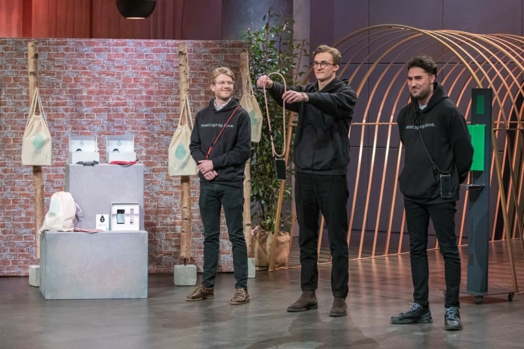 Jonathan Tenge, Paul Böllhoff und Julian Hesse hoffen auf ein gutes Geschäft mit der Handykette portHy.