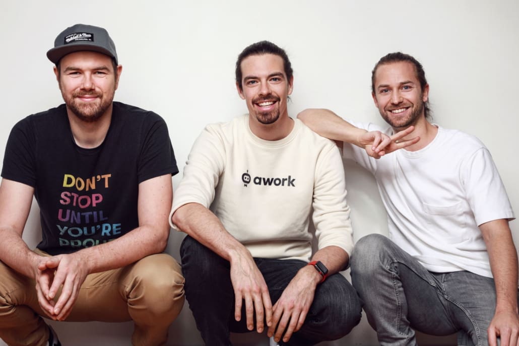Die awork-Gründer Nils Czernig, Tobias Hagenau und Lucas Bauche