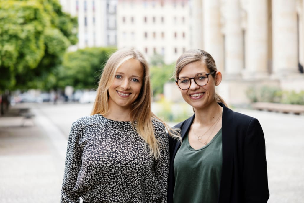 Dr. Anne Lamp und Johanna Baare, die Gründerinnen von traceless materials.
