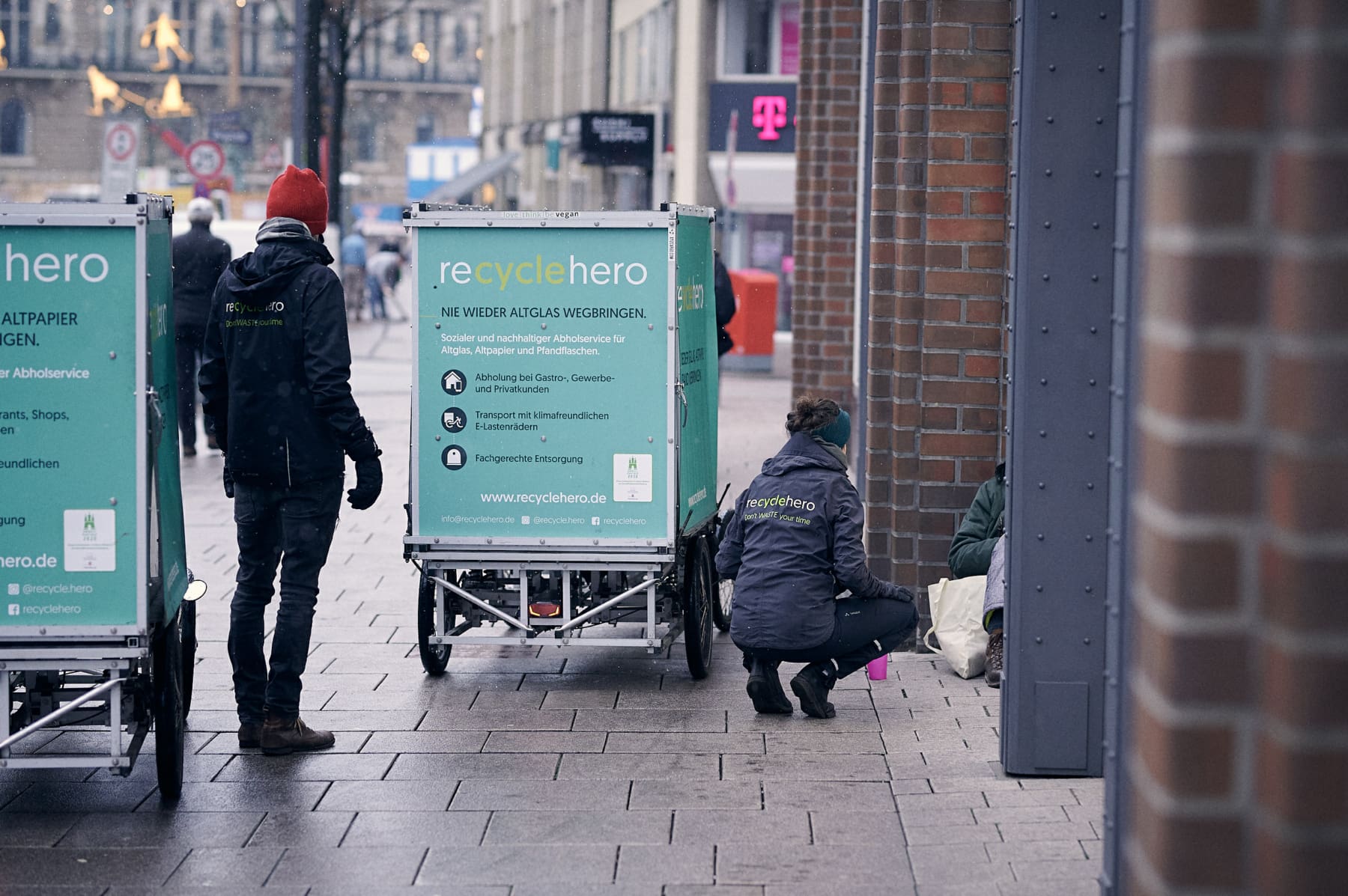 recylehero versorgt durch die Aktion WärmBert Obdachlose mit Wärmflaschen.(Foto: Florian Bison)