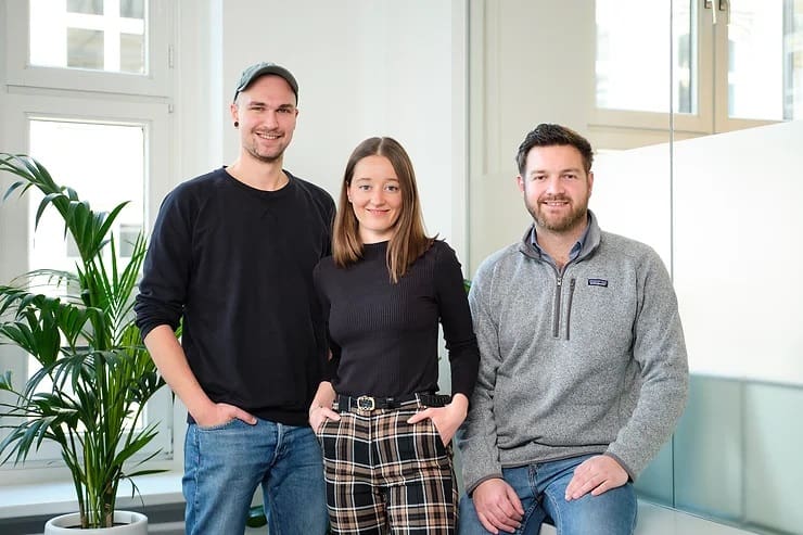 Das Führungsteam von ai-omatic:  Björn Schulz (CTO), Lena Weirauch (Co-Founder & CEO) und Felix Kraft (Co-Founder & CFO)