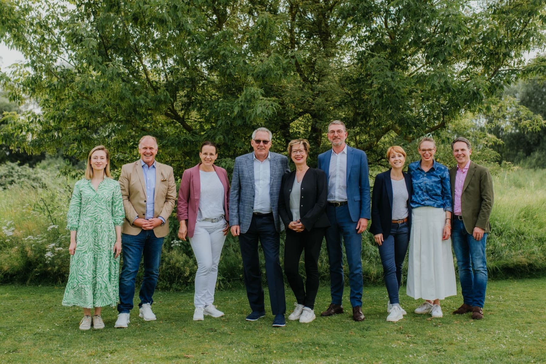 Die alten und neuen Vorstandsmitglieder auf einem Bild: Annemarie Heyl (Kale&Me), Jürgen Ridder (DeVauGe Gesundkostwerk), Isabel Schuldt (Eisbär Eis), Andreas Buß (ABC Concept), Franziska Wedemann (Wirtschaftsverein für den Hamburger Süden), Karl-Heinz Krämer (Block Foods), Sina Gritzuhn (Hamburg Startups), Dr. Annika Schröder (Geschäfstführerin foodactive) und Dr. Olaf Krüger (Süderelbe AG).