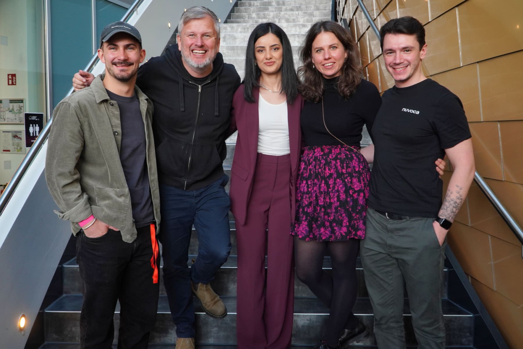 Sie stehen stellvertretend für das große Organsationsteam des Harbour Founder Summits: Pascal Finn Krebs (START), Jan Ehlers (KLU), Miena Barekzai (START), Mariella Sinderhauf (KLU) und Alexander Hamlescher (START)