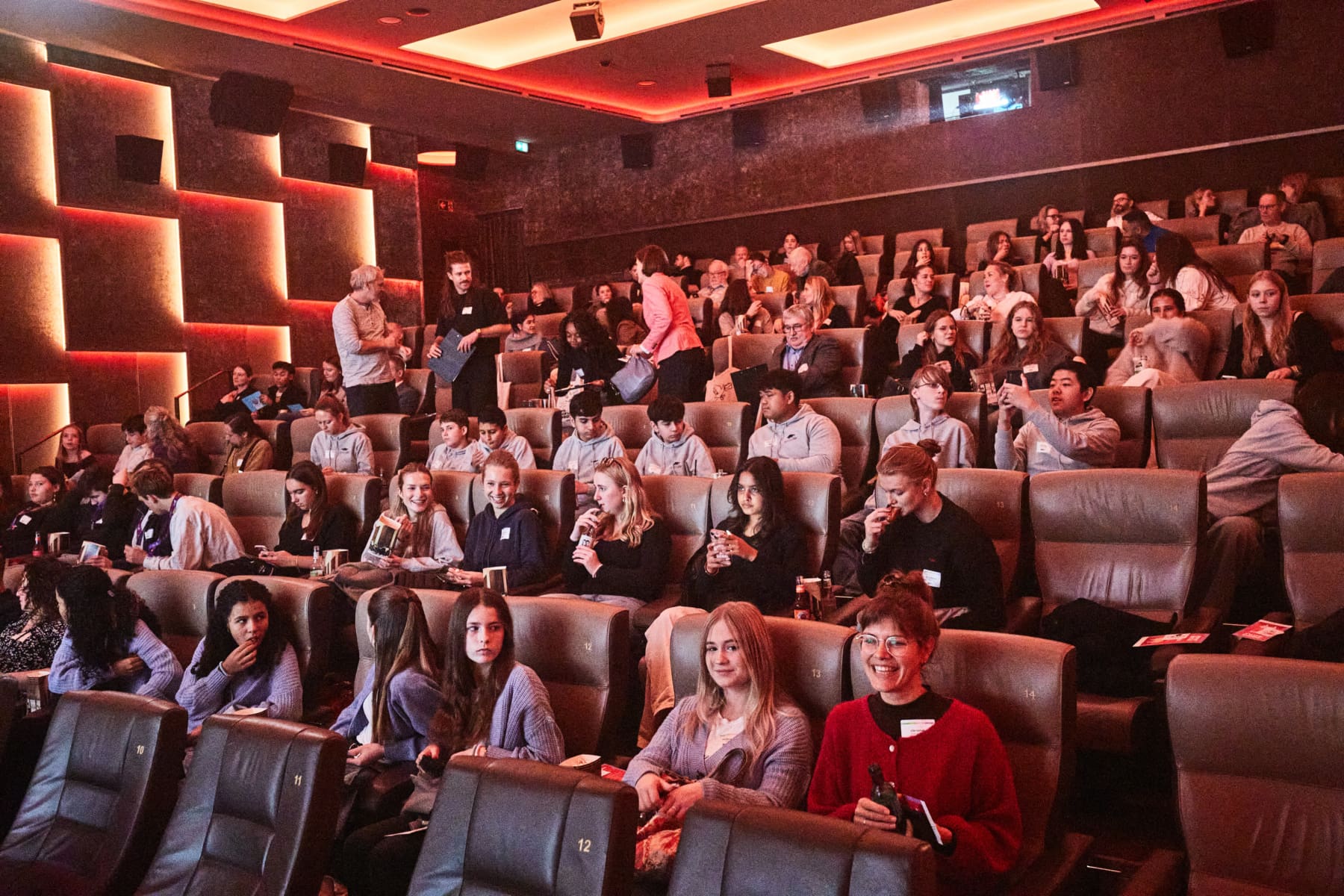 Volles Haus beim Impact Battle in der Astor Lounge