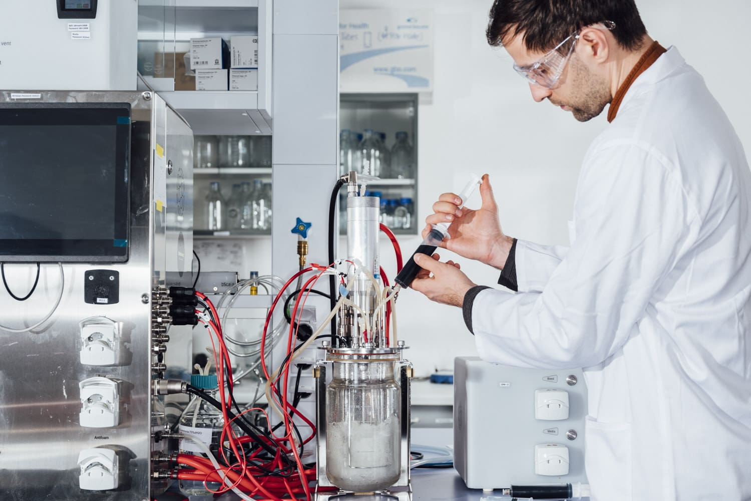 Im Labor mit MicroHarvest (Foto: Ériver Hijano)