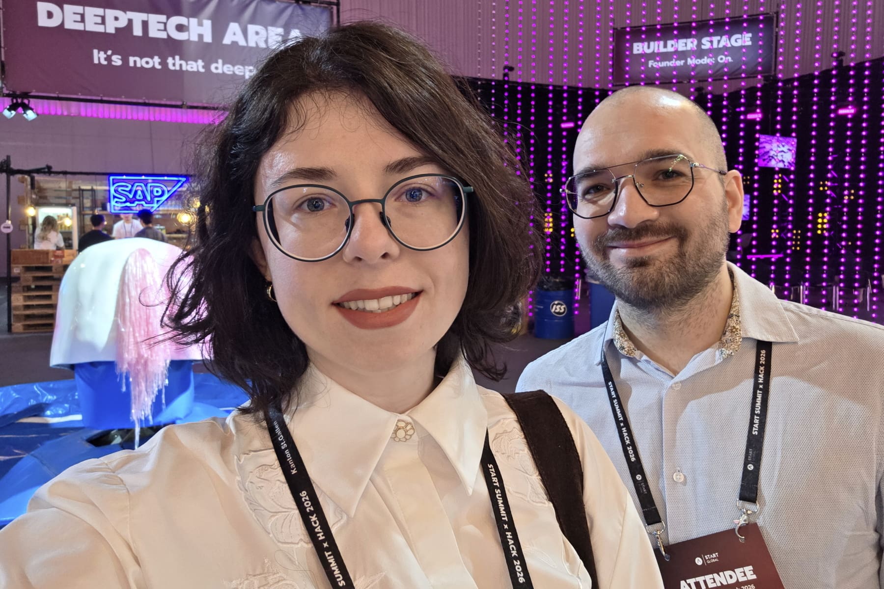 Kateryna Velychko und Dr. Maksym Kitsera beim Start Summit 2026 in St. Gallen.