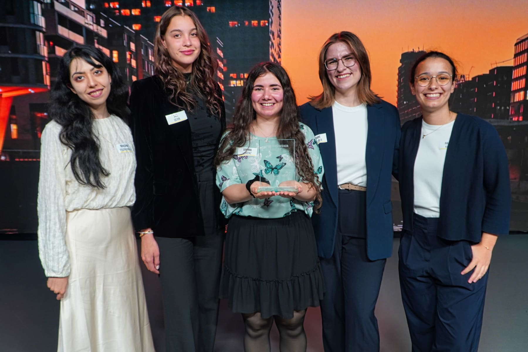Das Team von FiberGuard: Nooshin Pourkamali, Jill Gern, Sophia Lorenz, Hanne Willner und Hannah Koeth