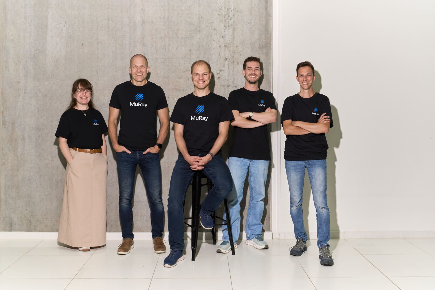 Das Team von MuRay: Ariana Wintle, Dr. Andi Hektor, Dr. Kristian Põder, Raphael Touet und Antonios Athanassiadis (Foto: MuRay)
