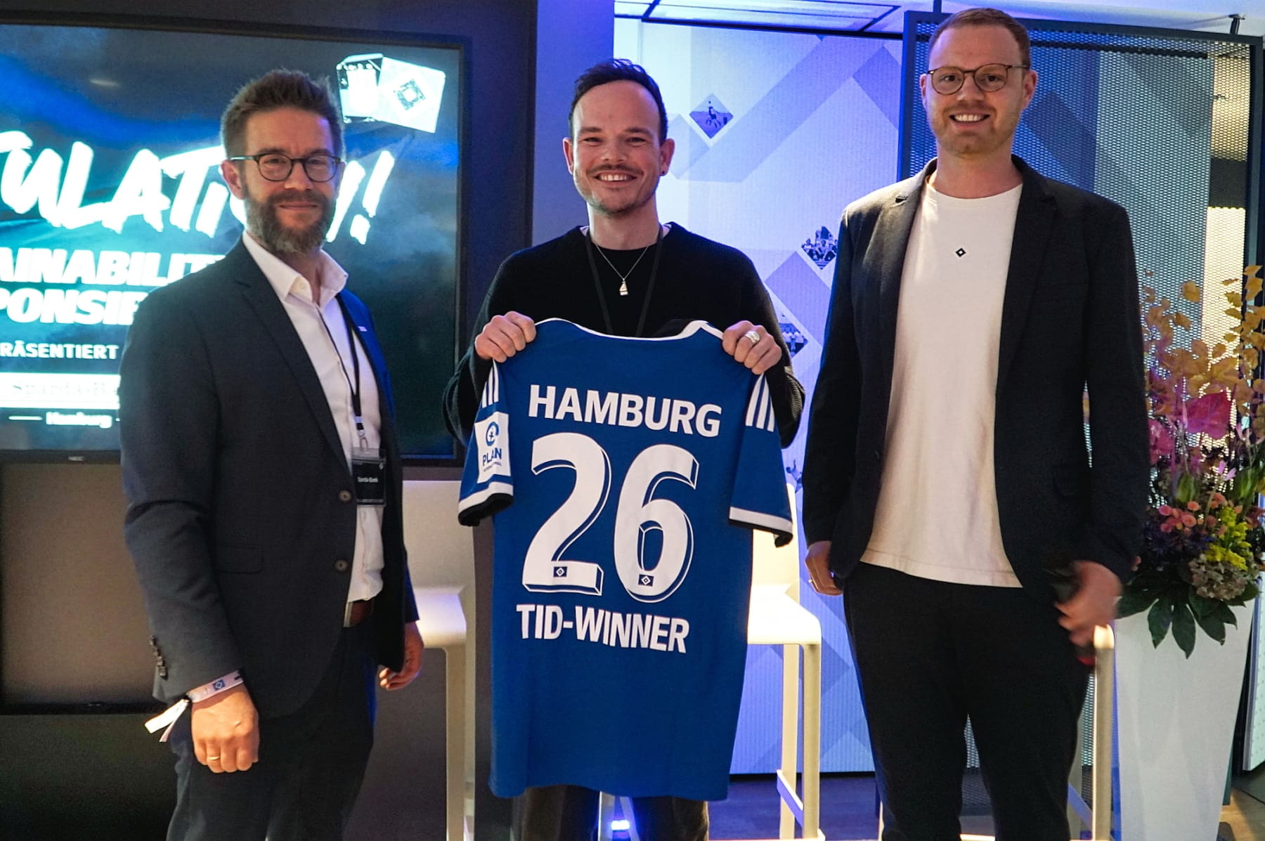 Axel Krohn (Sparda Bank), Daniel Knoeppel (#IAMPLASTICFREE) und Dr. Sebastian Flegr (HSV)